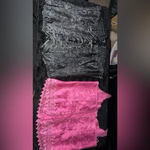 2 corsets